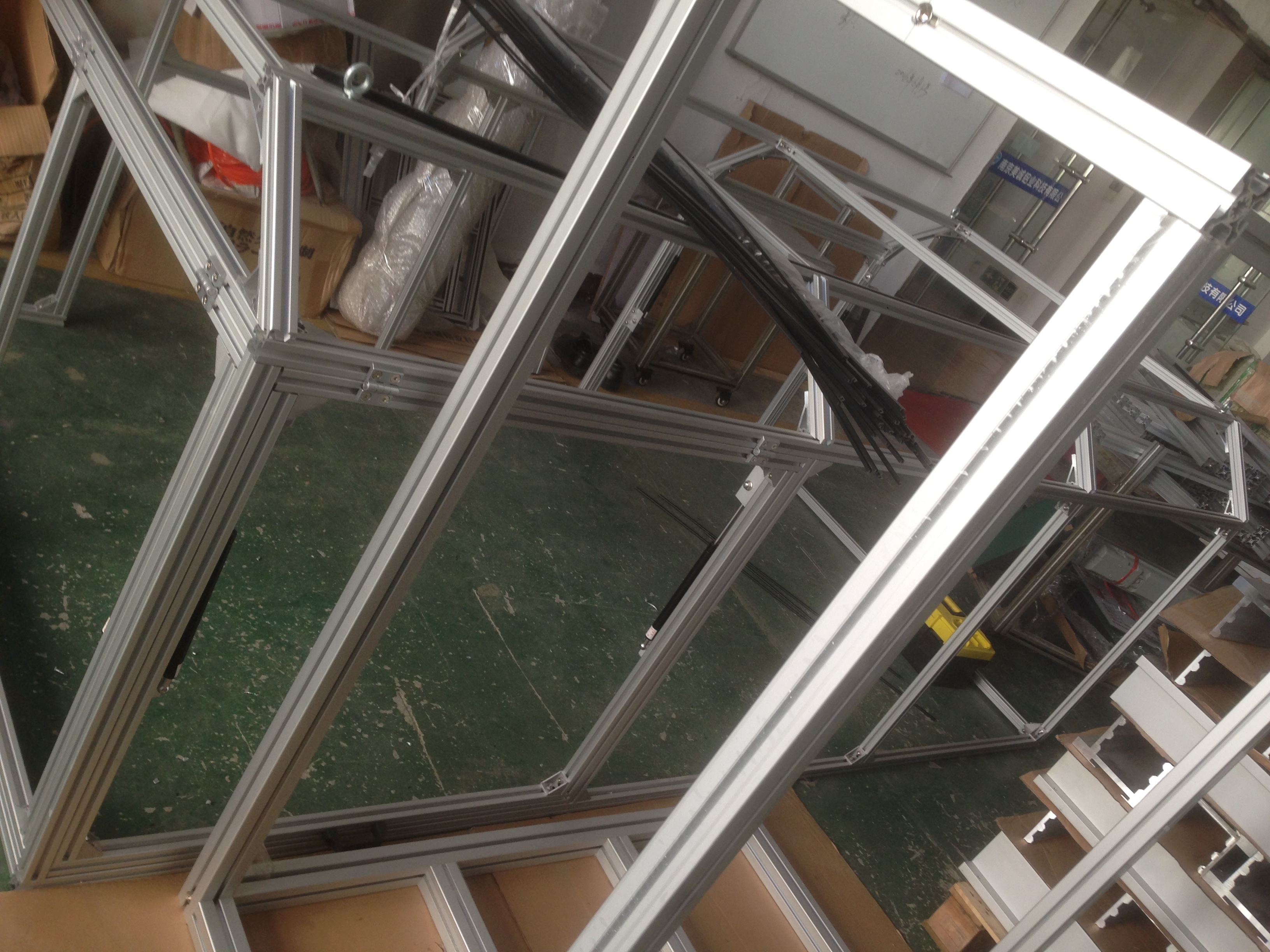 防靜電工作臺？成都工業(yè)鋁型材廠家