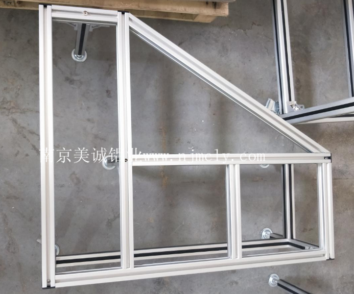 你知道氧化后的工業(yè)鋁型材框架優(yōu)點(diǎn)嗎？03