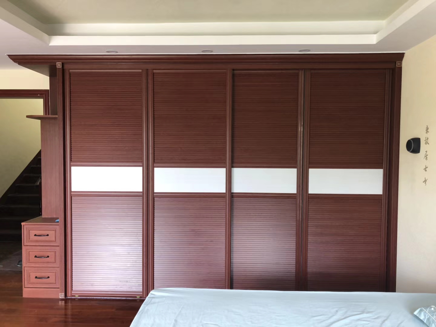 全鋁衣柜-03（風格：中式；顏色：紅橡）