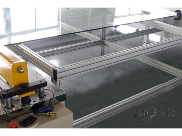 工業(yè)鋁型材工作臺如何選型？